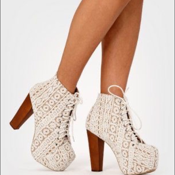 White Lace Platform Pumps - Picture 2 of 4